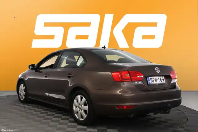 Ruskea (beige) Sedan, Volkswagen Jetta – BPB-169