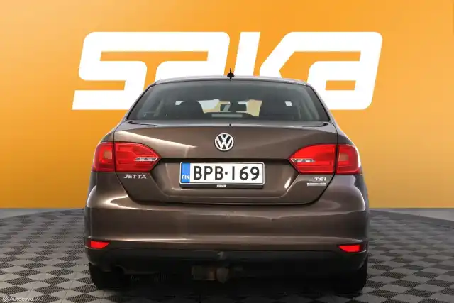 Ruskea (beige) Sedan, Volkswagen Jetta – BPB-169