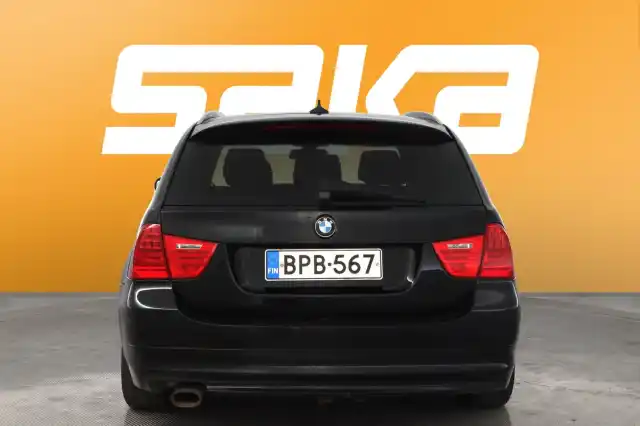 Musta Farmari, BMW 320 – BPB-567