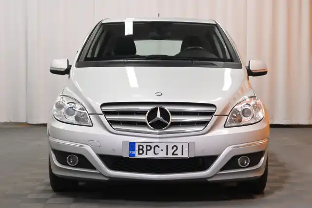 Harmaa Tila-auto, Mercedes-Benz B – BPC-121