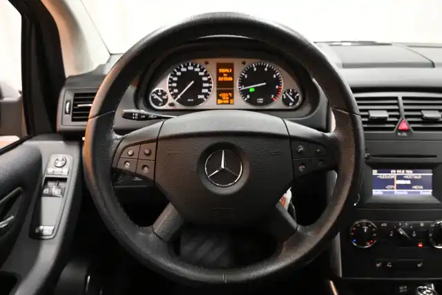 Harmaa Tila-auto, Mercedes-Benz B – BPC-121