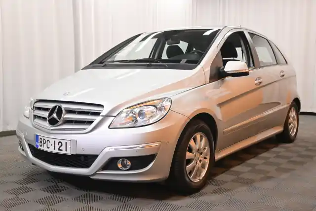 Harmaa Tila-auto, Mercedes-Benz B – BPC-121