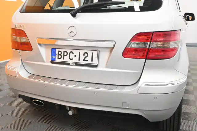 Harmaa Tila-auto, Mercedes-Benz B – BPC-121