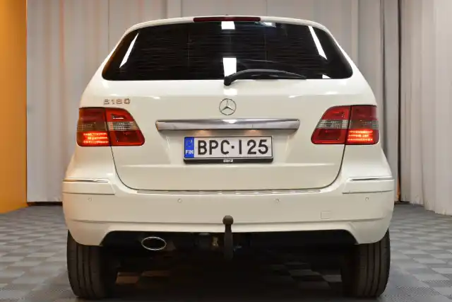 Valkoinen Tila-auto, Mercedes-Benz B – BPC-125