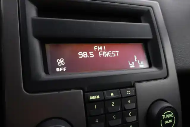 Vihreä Farmari, Volvo V50 – BPF-970