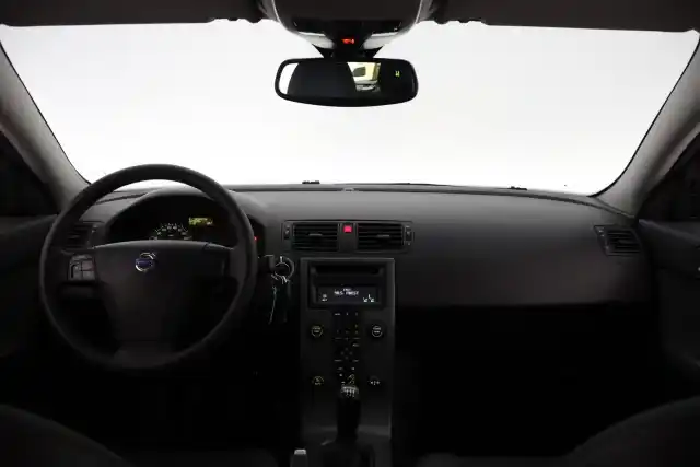 Vihreä Farmari, Volvo V50 – BPF-970