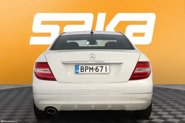 Valkoinen Coupe, Mercedes-Benz C – BPM-671
