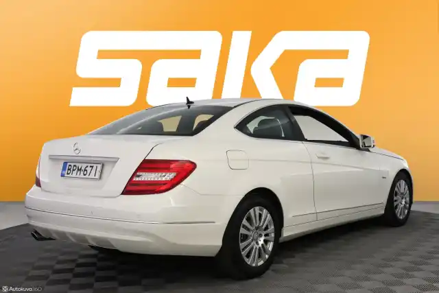 Valkoinen Coupe, Mercedes-Benz C – BPM-671