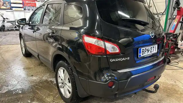 Musta Maastoauto, Nissan Qashqai+2 – BPN-271