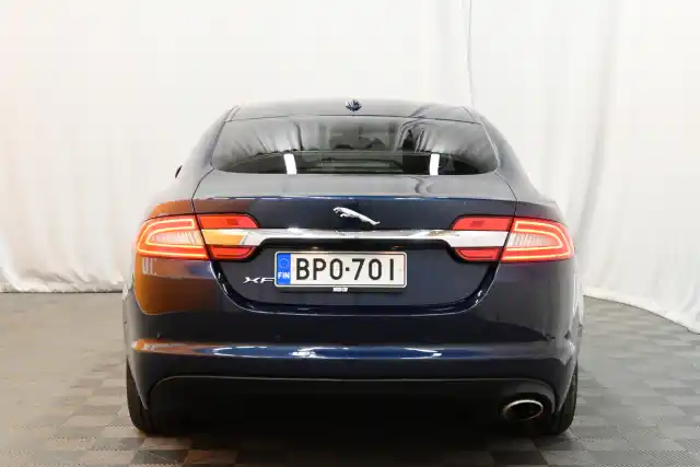 Sininen Sedan, Jaguar XF – BPO-701
