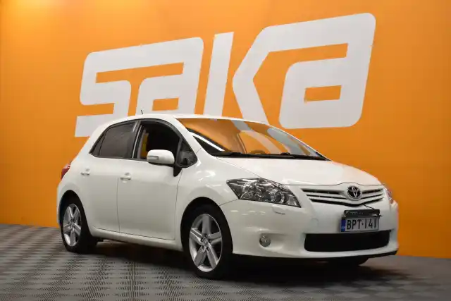 Valkoinen Viistoperä, Toyota Auris – BPT-141