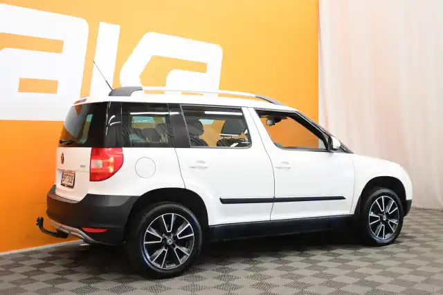 Valkoinen Maastoauto, Skoda Yeti – BPT-302