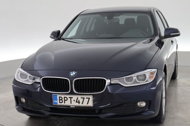 Sininen Sedan, BMW 316 – BPT-477