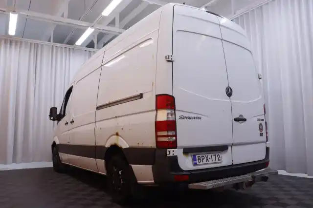 Valkoinen Pakettiauto, Mercedes-Benz Sprinter – BPX-172