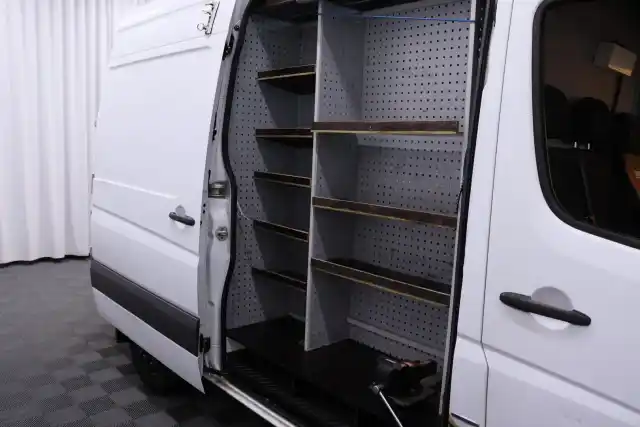 Valkoinen Pakettiauto, Mercedes-Benz Sprinter – BPX-172