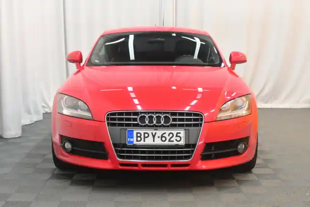 Punainen Coupe, Audi TT – BPY-625