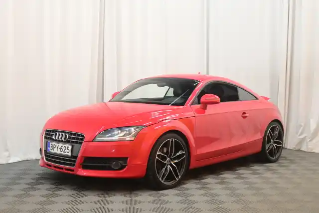 Punainen Coupe, Audi TT – BPY-625