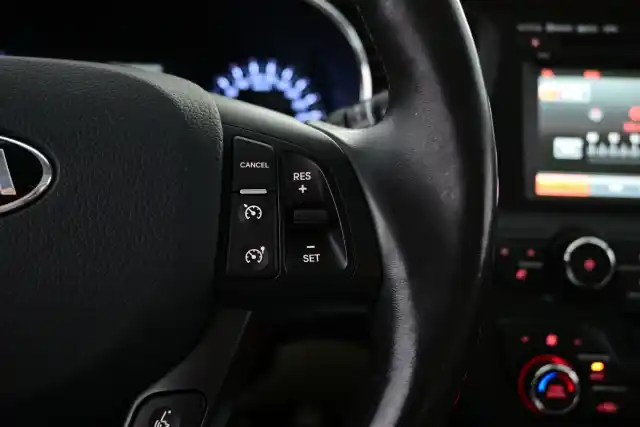 Valkoinen Sedan, Kia Optima – BPZ-453