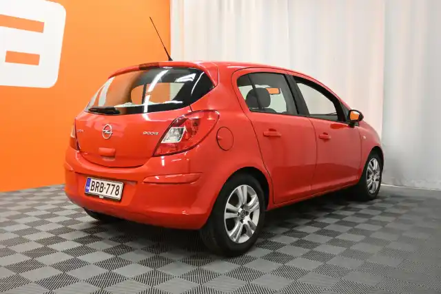 Punainen Viistoperä, Opel Corsa – BRB-778