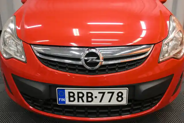 Punainen Viistoperä, Opel Corsa – BRB-778