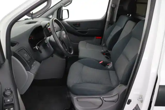 Valkoinen Pakettiauto, Hyundai H1 VAN – BRE-246
