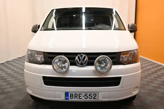 Valkoinen Pakettiauto, Volkswagen Transporter – BRE-552