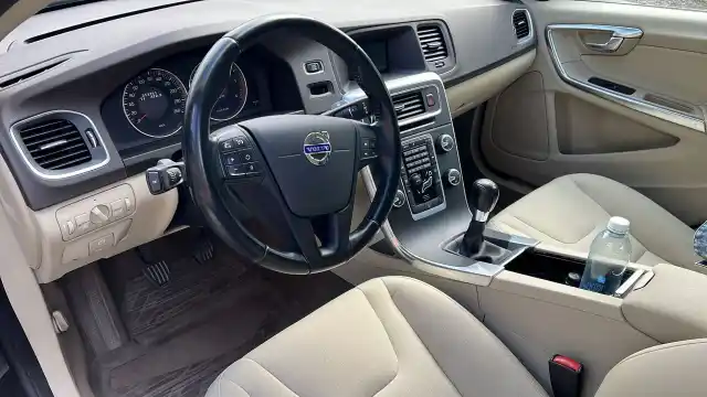 Musta Sedan, Volvo S60 – BRE-559
