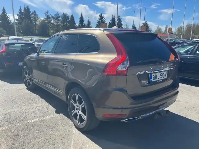 Ruskea (beige) Maastoauto, Volvo XC60 – BRJ-504