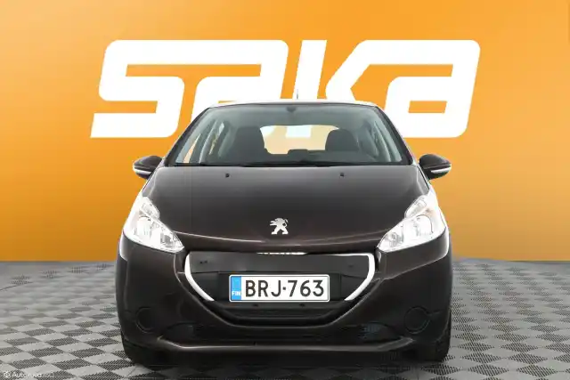 Punainen Viistoperä, Peugeot 208 – BRJ-763