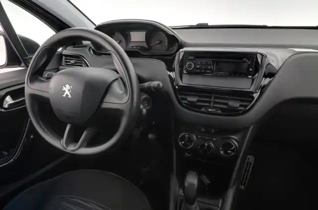 Punainen Viistoperä, Peugeot 208 – BRJ-763