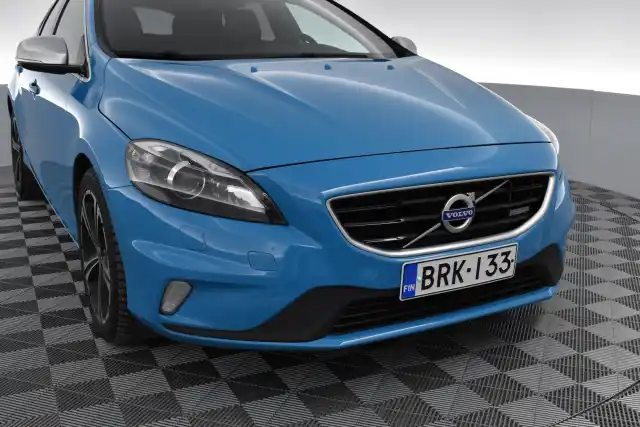 Sininen Viistoperä, Volvo V40 – BRK-133