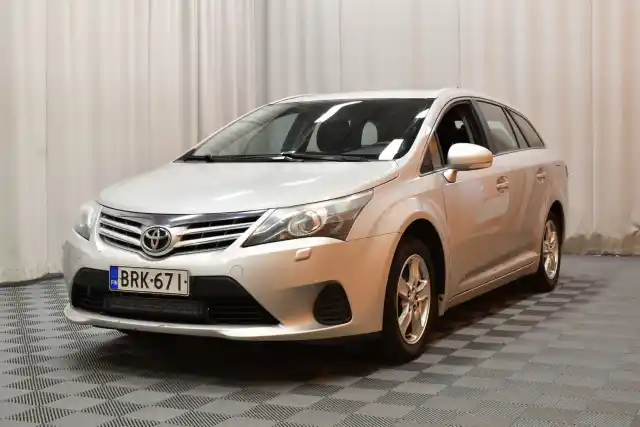 Hopea Farmari, Toyota Avensis – BRK-671