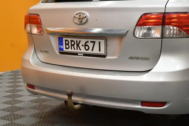 Hopea Farmari, Toyota Avensis – BRK-671