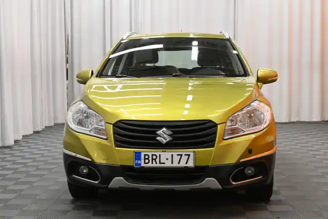 Vihreä Viistoperä, Suzuki S-CROSS – BRL-177