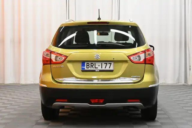 Vihreä Viistoperä, Suzuki S-CROSS – BRL-177