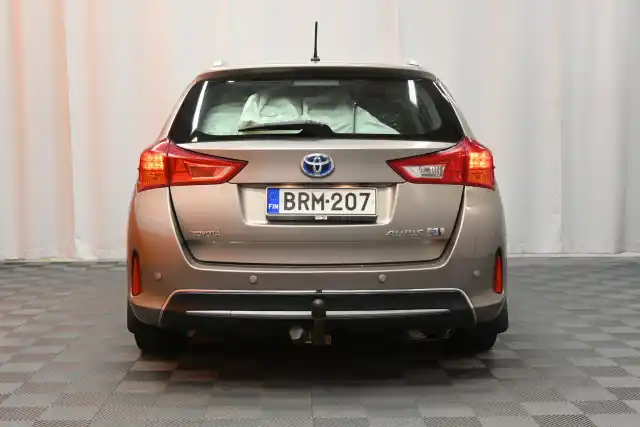 Beige Farmari, Toyota Auris – BRM-207