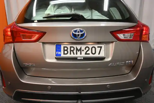 Beige Farmari, Toyota Auris – BRM-207