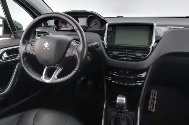 Valkoinen Viistoperä, Peugeot 2008 – BRM-290