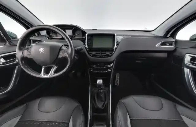 Valkoinen Viistoperä, Peugeot 2008 – BRM-290