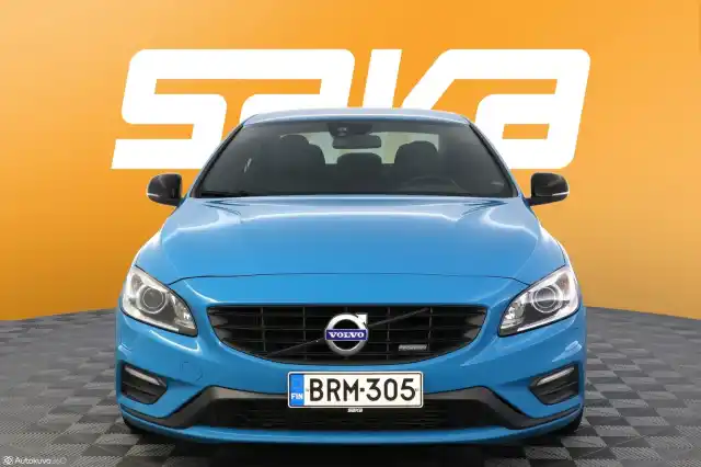 Sininen Sedan, Volvo S60 – BRM-305