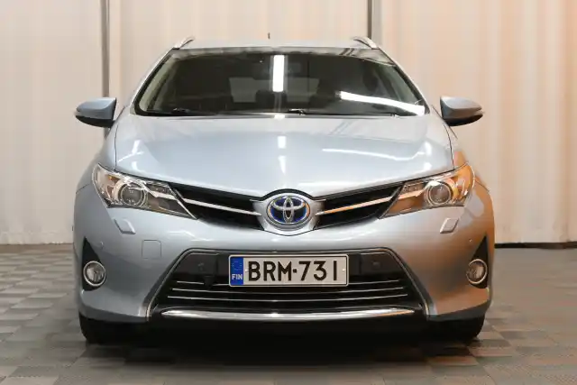 Sininen Farmari, Toyota Auris – BRM-731