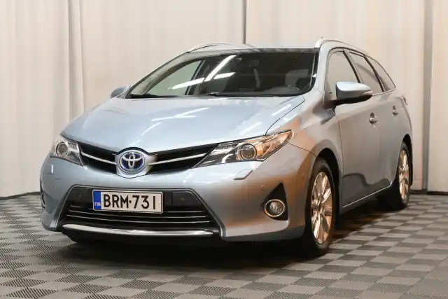 Sininen Farmari, Toyota Auris – BRM-731