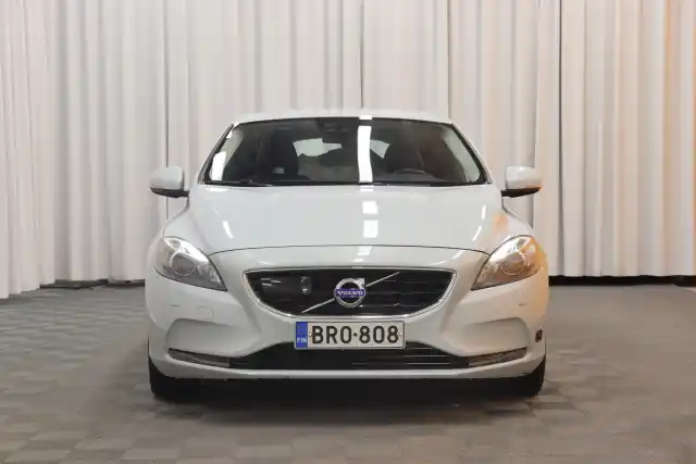 Sininen Viistoperä, Volvo V40 – BRO-808