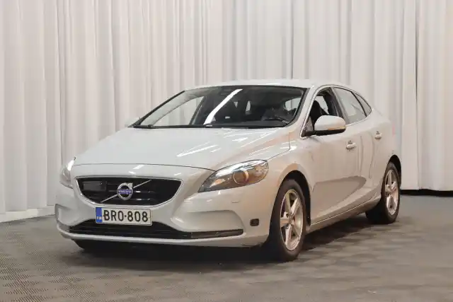 Sininen Viistoperä, Volvo V40 – BRO-808