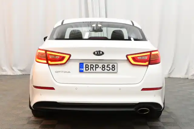 Valkoinen Sedan, Kia Optima – BRP-858