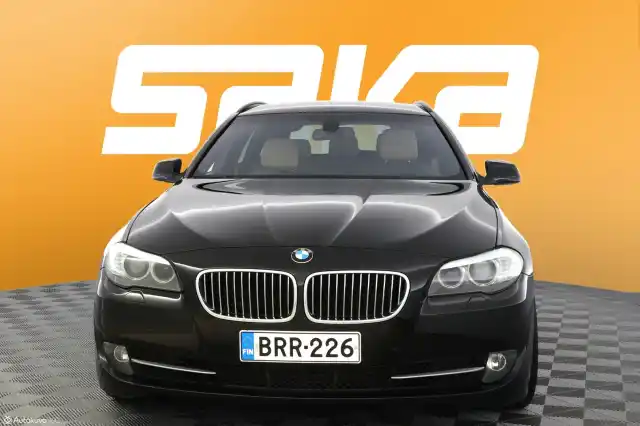 Musta Farmari, BMW 530 – BRR-226