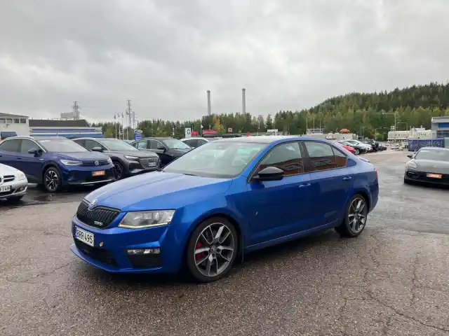 Sininen Viistoperä, Skoda Octavia – BRR-495