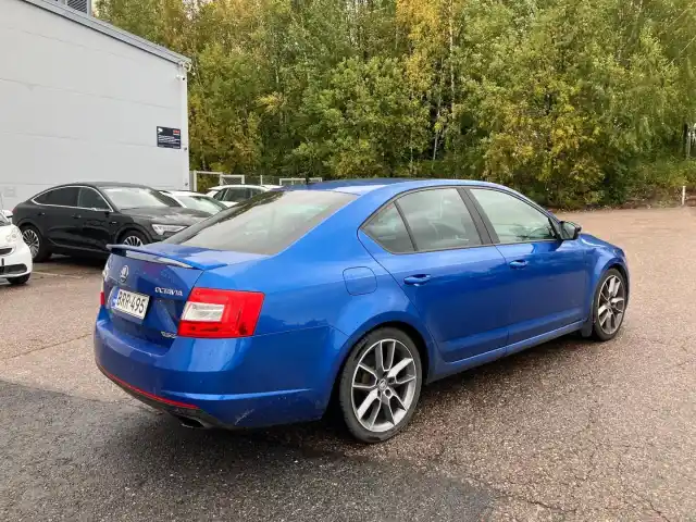 Sininen Viistoperä, Skoda Octavia – BRR-495