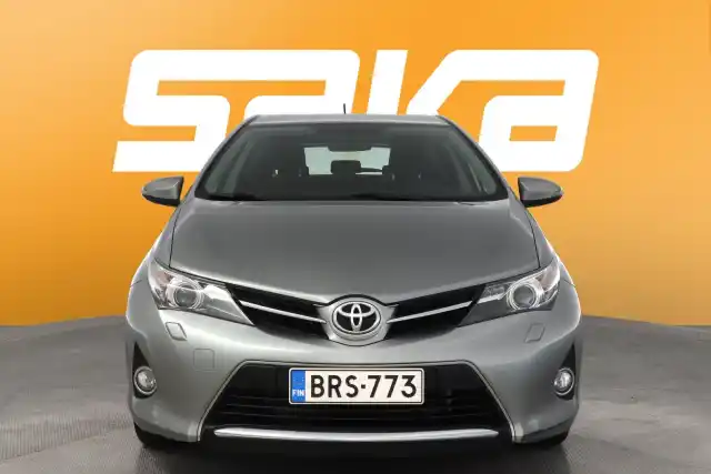 Harmaa Viistoperä, Toyota Auris – BRS-773