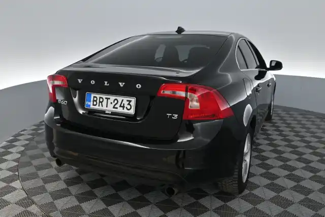 Musta Sedan, Volvo S60 – BRT-243